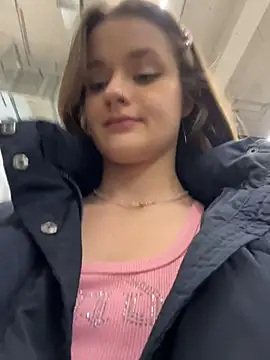 KittyQueeny live sex cam