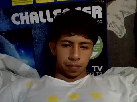 Carlos_Albert02's cam snapshot