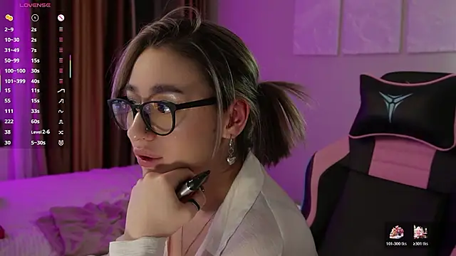 Fiona-Love live sex cam