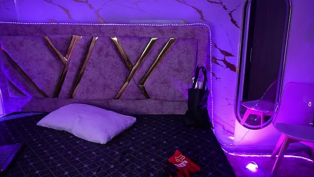 mia_collinxx's cam snapshot