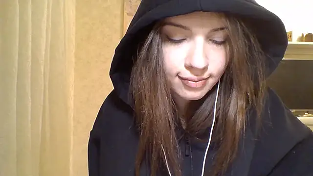 CeyaLier's cam snapshot