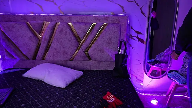 mia_collinxx's cam snapshot