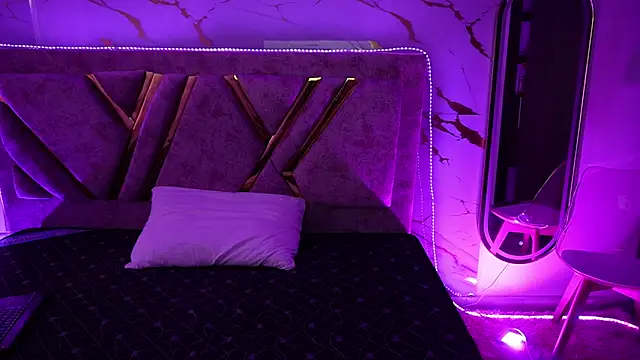 mia_collinxx's cam snapshot