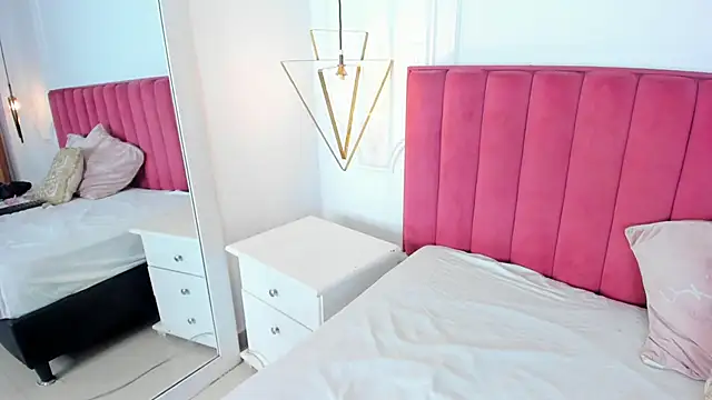 Tessa_Sinclaire's cam snapshot