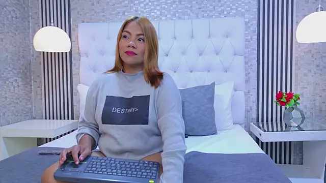 ChloeRousee's cam snapshot