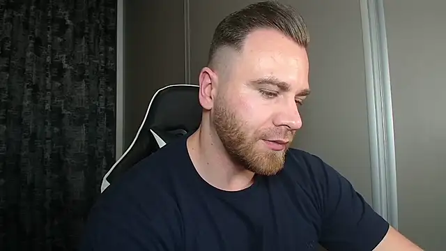 Thori92 live sex cam