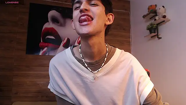 Michaelkoiv live sex cam