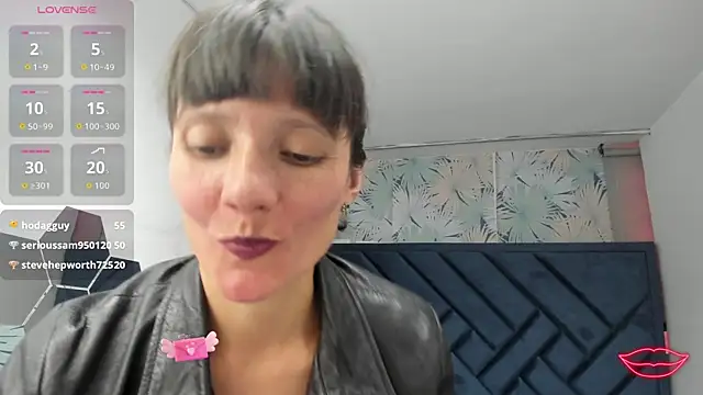 Valery_More__ live sex cam