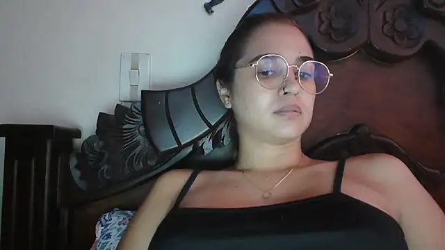 trianabell live sex cam