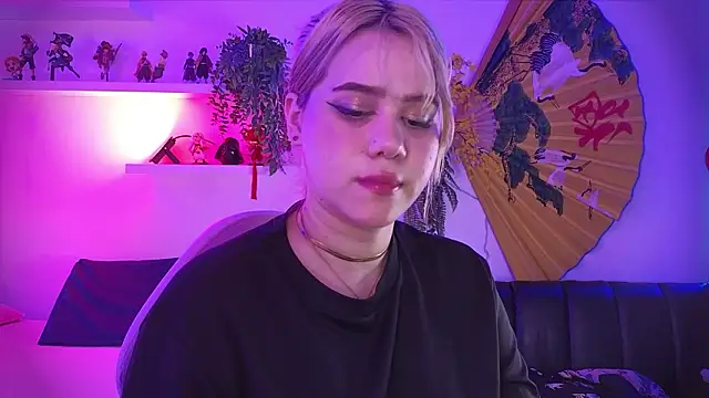 albaismynameX live sex cam