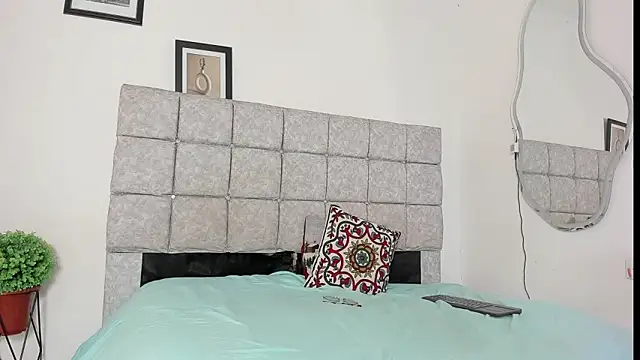 hazel_slim live sex cam