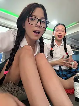 l0lita_sweet live sex cam