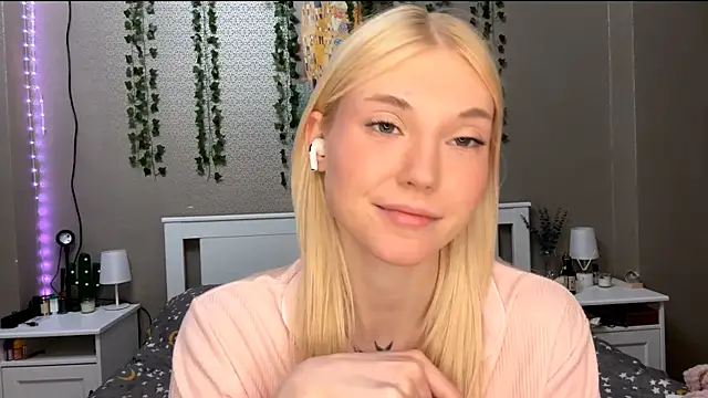 LlsabethHaze's cam snapshot