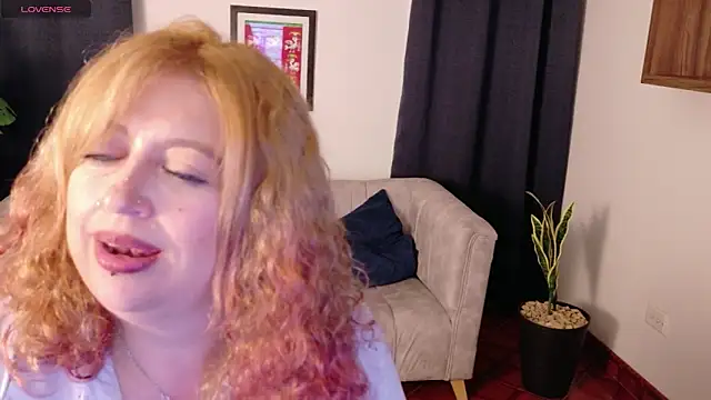 MilfArlet's cam snapshot