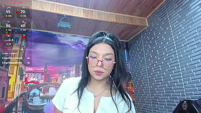 Small_naughty_ live sex cam