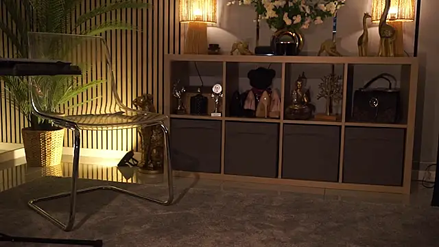 MissEmaDivine live sex cam