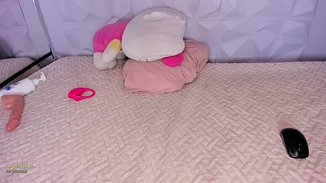 _LittleLia's cam snapshot