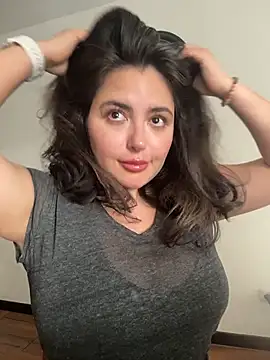 sukhakunis1 live sex cam