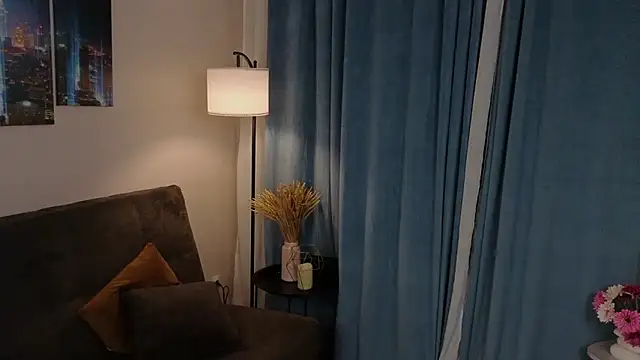 MowasaBritten live sex cam