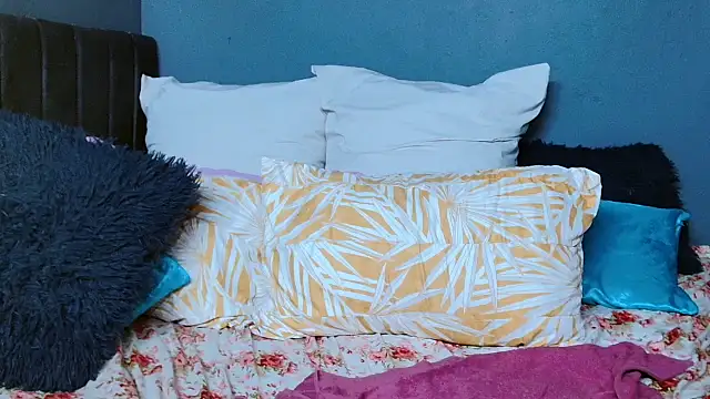 BustyBela42's cam snapshot