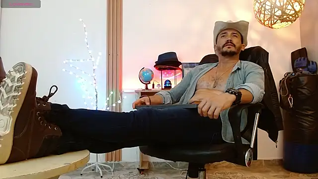 Reiko_85_ live sex cam