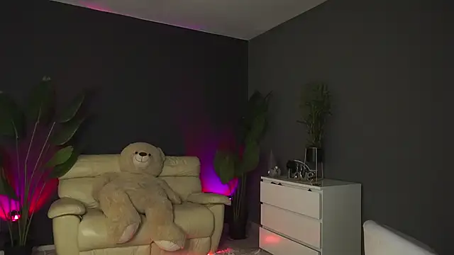 SweetBlondy35 live sex cam