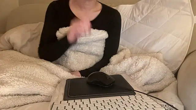 18yoteenvirgin's cam snapshot