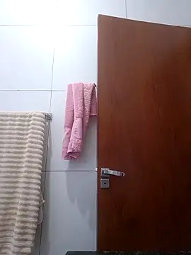 Irresistible24 live sex cam