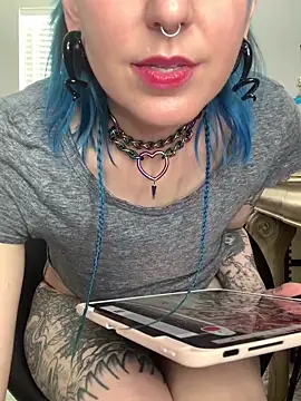 MissCumberdale live sex cam