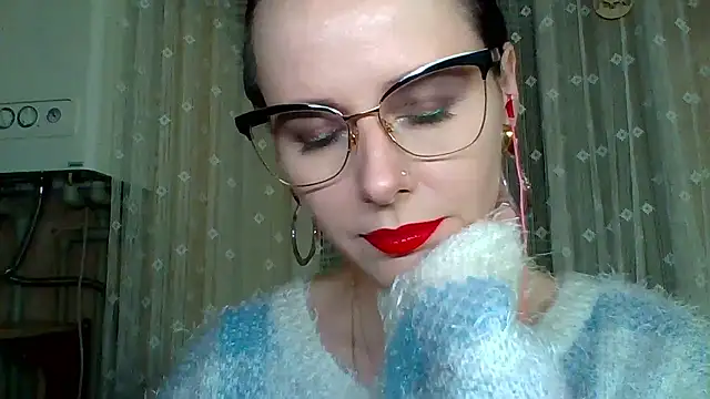 LuminousLady's cam snapshot