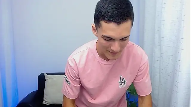 Matiius18 live sex cam