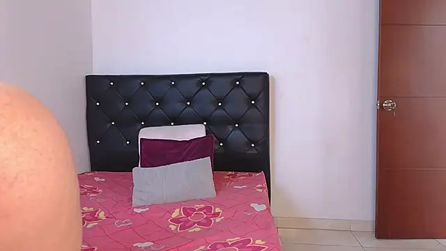 tatiana_big_ass_boobs live sex cam