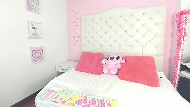 BellaLuck live sex cam