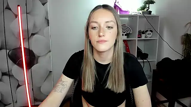 EvelynBlond's cam snapshot