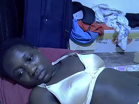 Adaline-Paris live sex cam