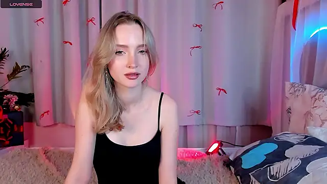 EllaBloom live sex cam