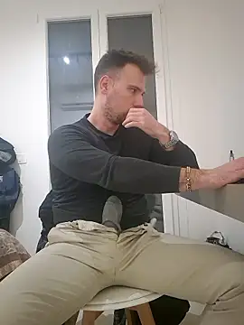 mrlyuis live sex cam