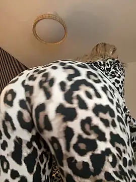 NastyMilf_ live sex cam