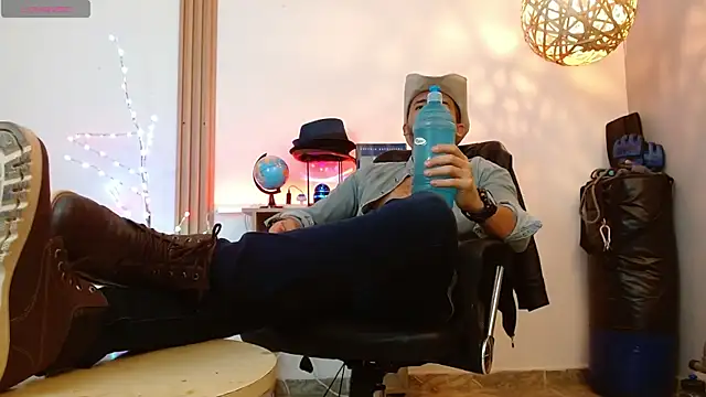 Reiko_85_ live sex cam