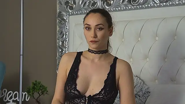 AliceMunro's cam snapshot