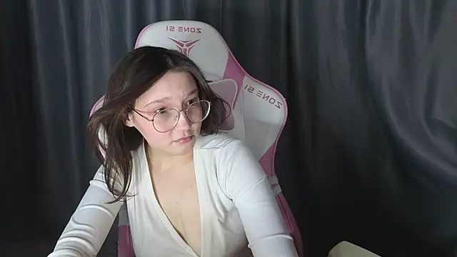 Pink-Aura-'s cam snapshot