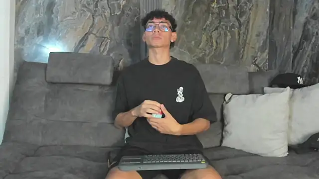 Daviid_laidd live sex cam