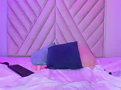 _AshleyMoore_'s cam snapshot