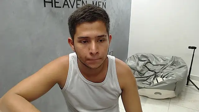 harold_18_'s cam snapshot