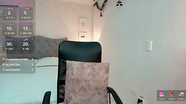 emmalove_doll's cam snapshot