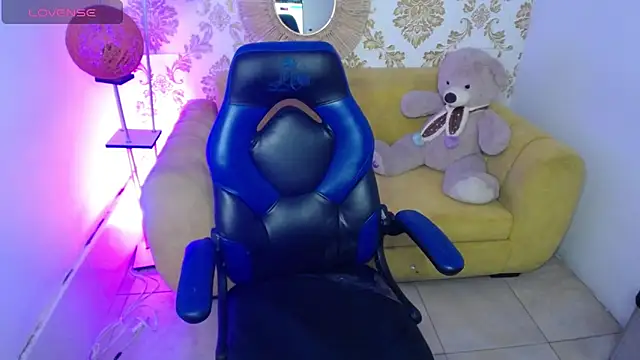 Pokahontas_m's cam snapshot