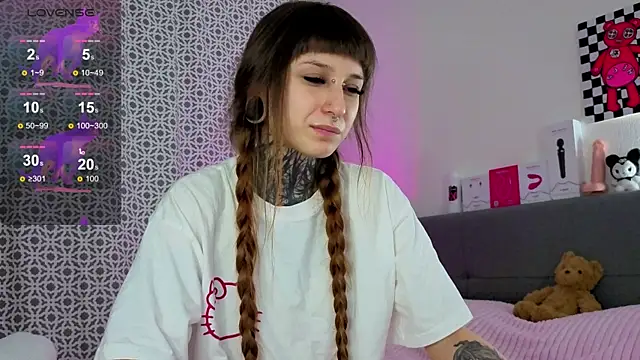 LilithPoison live sex cam