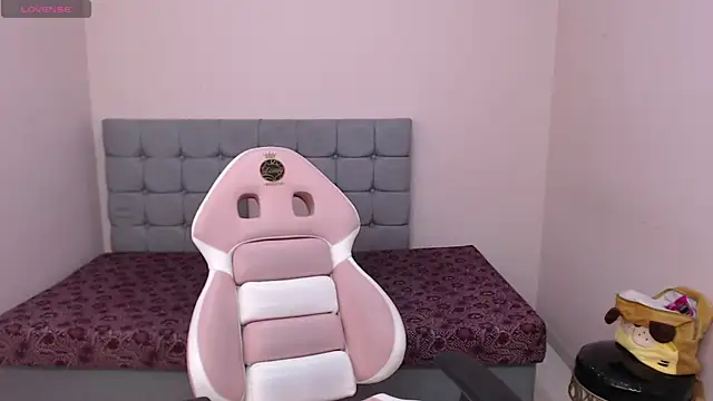 Choloeadams_xxx's cam snapshot