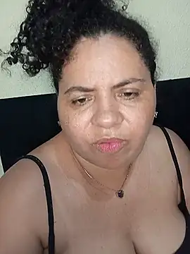 Ravena2290 live sex cam