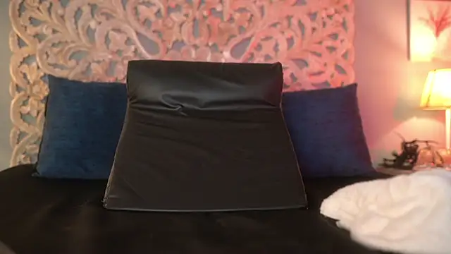 lupeebony live sex cam